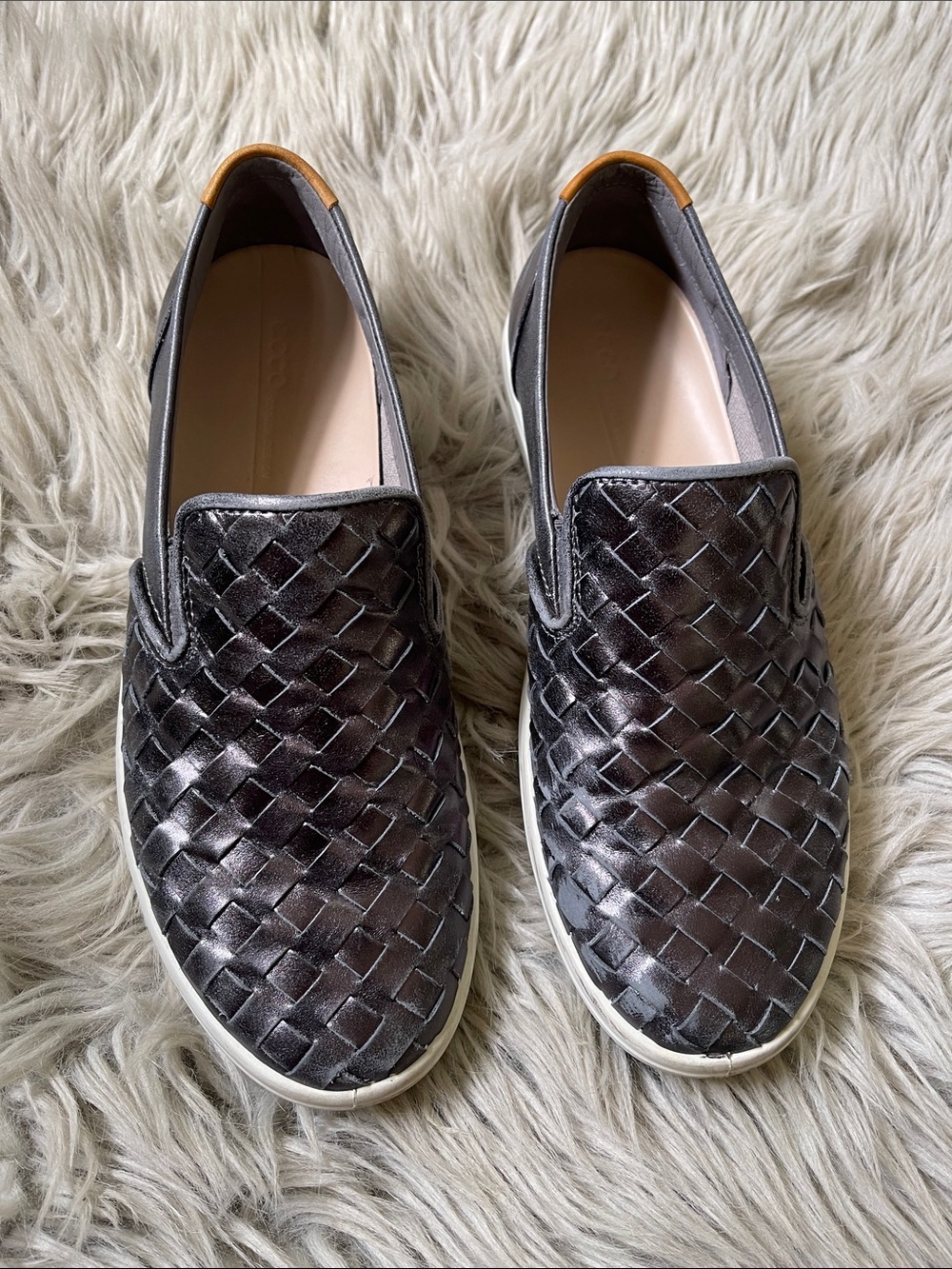 Ecco Metallic Gray Woven Slip-On Sneakers🔥🔥🔥